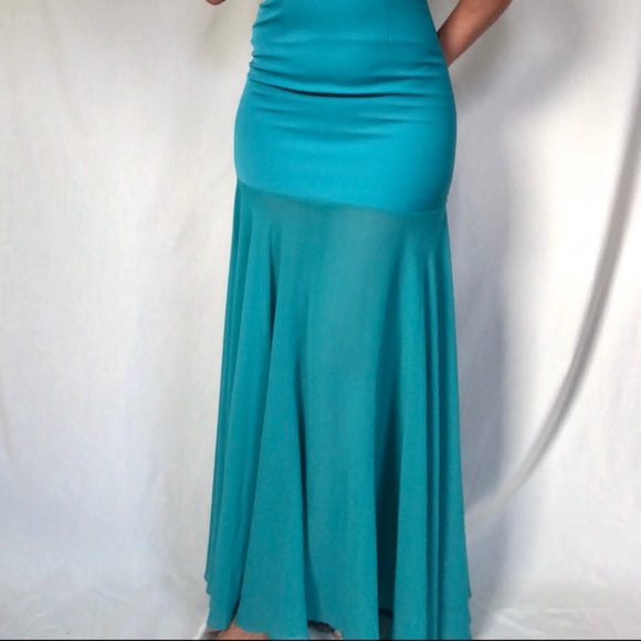 BCBG MAXAZRIA Beautiful teal gown - Picture 6 of 16